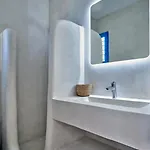 Paros Luxury 2mins From The Piso Livadi